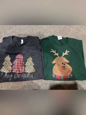 Lot of 2 cute Christmas tees charcoal gray & forest green embroidered t-shirt M